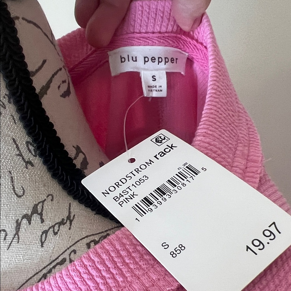 NWT Blu Pepper Vibrant Pink Short Sleeve Top Size Small - Picture 2 of 7